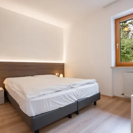 Al Trovante Aparthotel