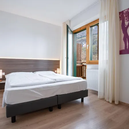 Al Trovante Aparthotel *